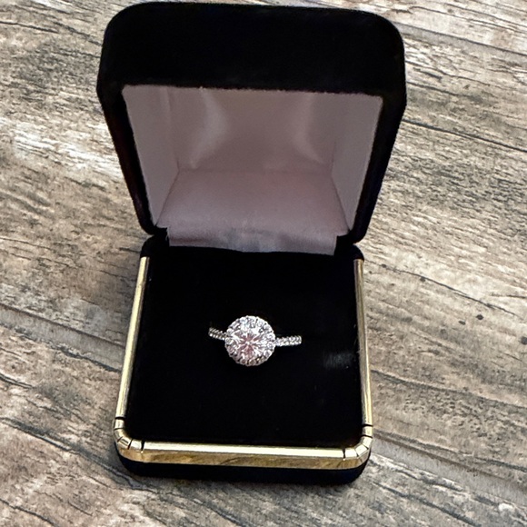 Jewelry - Elegant Silver Moissanite Adjustable Ring